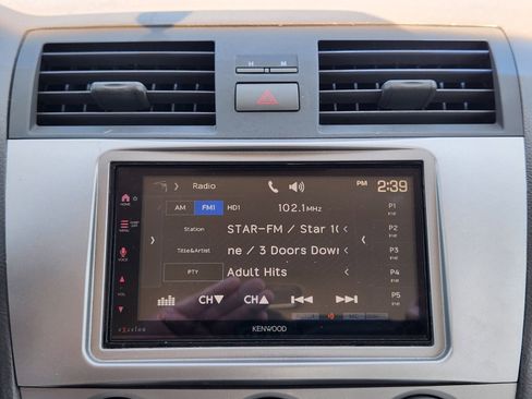 Used 2011 Toyota Camry LE image 19