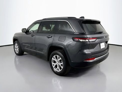 Used 2022 Jeep Grand Cherokee Limited AWD/4WD image 3