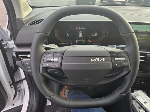 New 2026 Kia Sportage EX FWD image 16