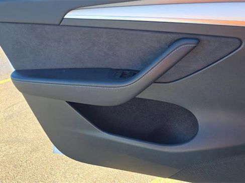 Used 2023 Tesla Model Y Long Range image 9