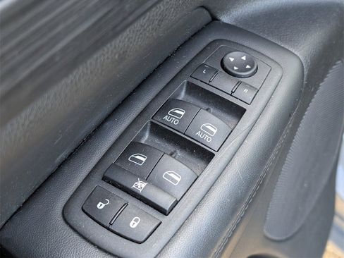 Used 2022 Jeep Grand Cherokee Laredo X image 14