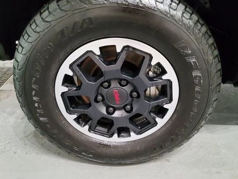 Used 2024 Toyota Tacoma TRD Off-Road image 35