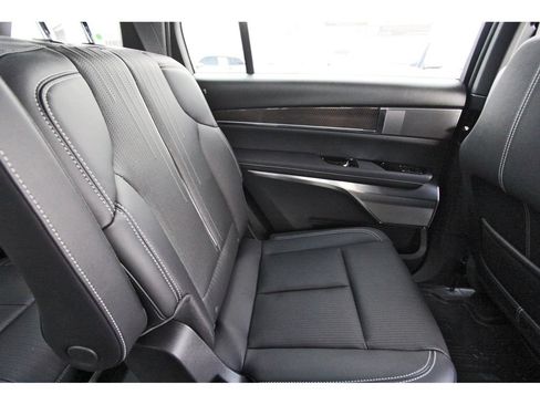 New 2027 Cadillac Vistiq Luxury AWD/4WD image 11