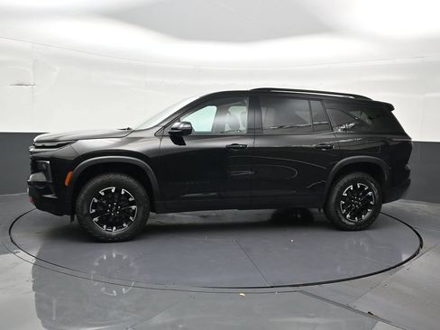 Used 2024 Chevrolet Traverse Z71 w/ Enhanced Driving Package AWD/4WD image 2