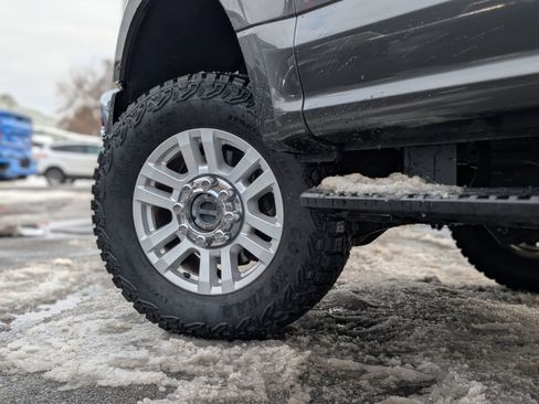 Used 2019 Ford F250 XLT w/ Snow Plow Prep Package image 6