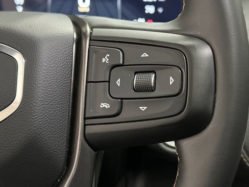 Used 2023 GMC Yukon XL AT4 image 32