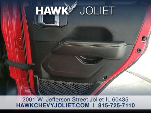 Used 2024 Jeep Wrangler Sahara image 22