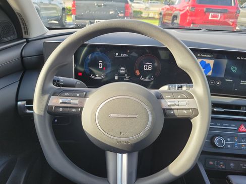 Used 2026 Hyundai Tucson SE FWD image 23