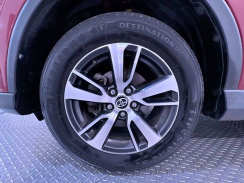 Used 2018 Toyota RAV4 XLE AWD/4WD image 10