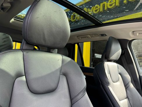 Used 2022 Volvo XC90 T6 Momentum w/ Climate Package image 22