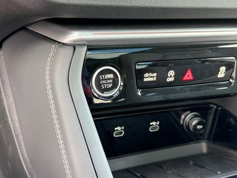 New 2025 Audi Q5 Premium Plus image 23