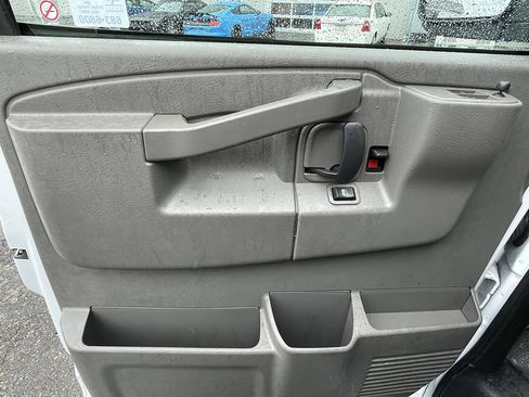 Used 2025 Chevrolet Express 2500 w/ Driver Convenience Package RWD image 27