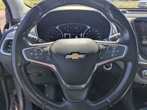 Used 2018 Chevrolet Equinox Premier image 17