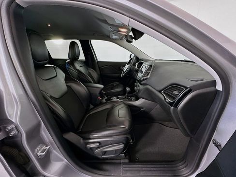 Used 2019 Jeep Cherokee Altitude image 27