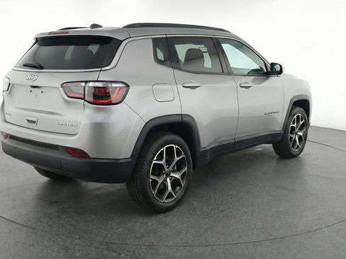 Used 2025 Jeep Compass Limited AWD/4WD image 9