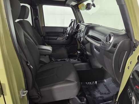 Used 2013 Jeep Wrangler Unlimited Sport image 27