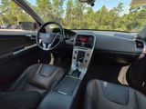 Used 2017 Volvo XC60 T6 Dynamic image 2