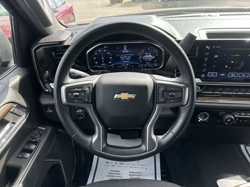 Used 2024 Chevrolet Silverado 1500 LT image 14