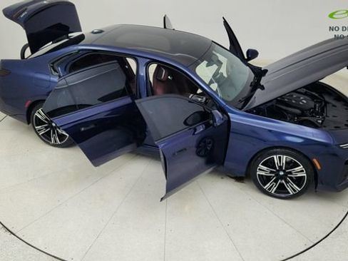 Used 2023 BMW 760i xDrive AWD/4WD image 84