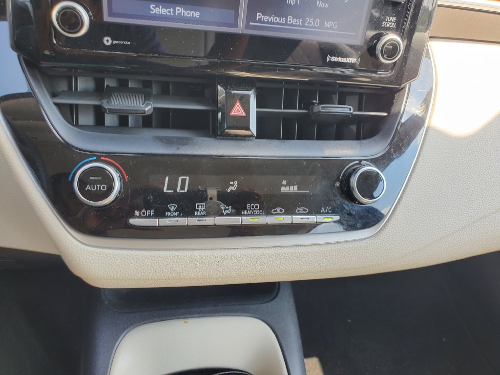 Used 2022 Toyota Corolla LE FWD image 22