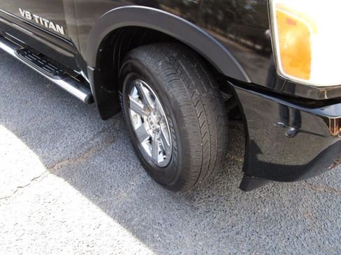Used 2015 Nissan Titan SV image 30