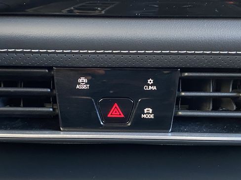Certified 2025 Volkswagen Atlas SE AWD/4WD image 35