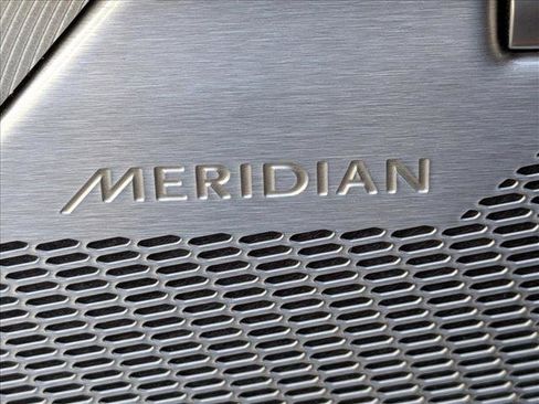 Certified 2024 Jaguar F-PACE R-Dynamic S image 17