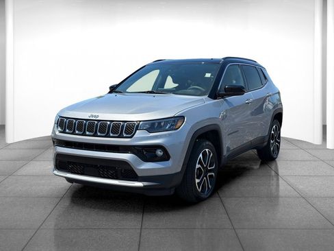 Used 2023 Jeep Compass Limited AWD/4WD image 3
