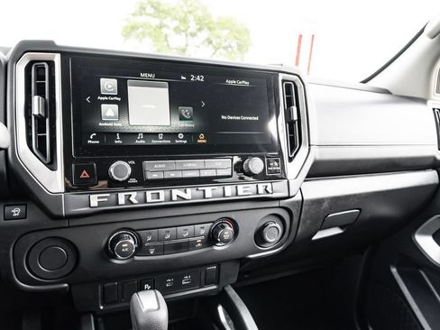Used 2025 Nissan Frontier SV RWD image 23