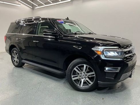 Used 2024 Ford Expedition Limited AWD/4WD image 2