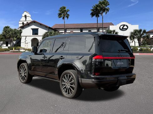 Used 2024 Lexus GX 550 w/ Accessory Package (Z1) AWD/4WD image 4