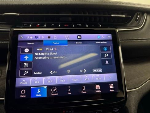 Used 2022 Jeep Grand Cherokee Limited image 21