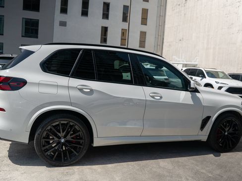 Used 2024 BMW X5 sDrive40i w/ M Sport Package RWD image 11