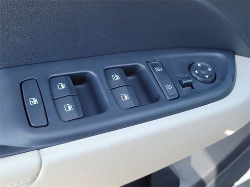 New 2025 Hyundai Venue Limited image 14