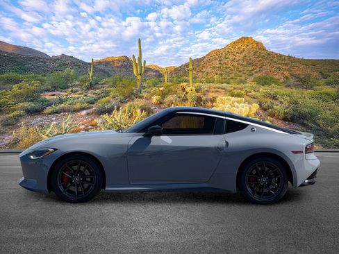 Used 2024 Nissan Z Performance w/ Floor Mat Package RWD image 8