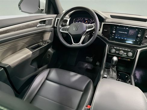 Used 2023 Volkswagen Atlas Cross Sport SE w/ Panoramic Sunroof Package FWD image 27