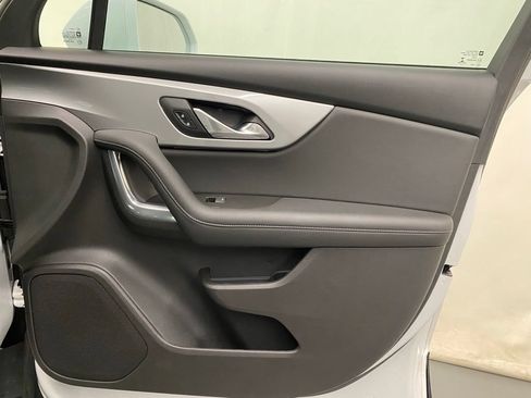 Used 2019 Chevrolet Blazer L FWD image 11