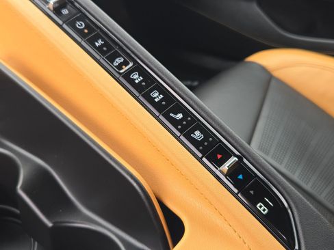 Used 2020 Chevrolet Corvette Stingray Preferred Cpe w/ 2LT Preferred Equipment Group image 18