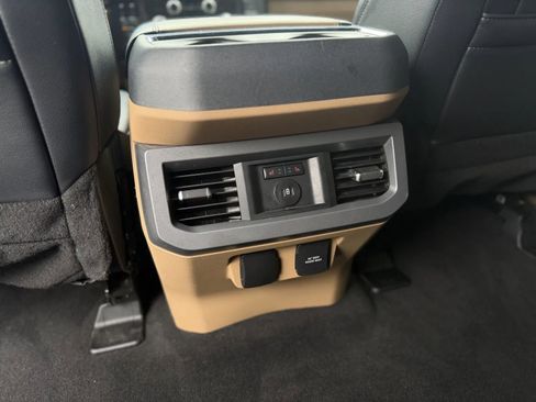 Used 2024 Ford F250 Lariat w/ Lariat Ultimate Package AWD/4WD image 15