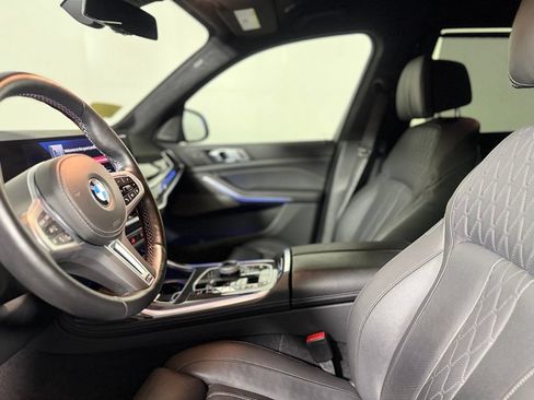 Used 2025 BMW X7 M60i AWD/4WD image 19