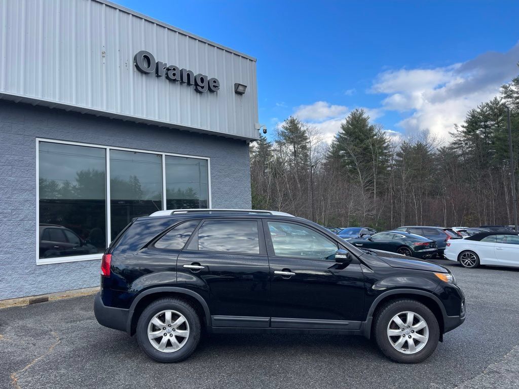 Used 2013 Kia Sorento LX w/ Convenience Pkg FWD image 7