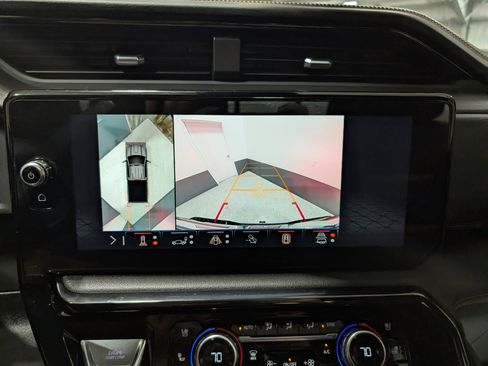 Used 2025 GMC Sierra 3500 AT4 image 31