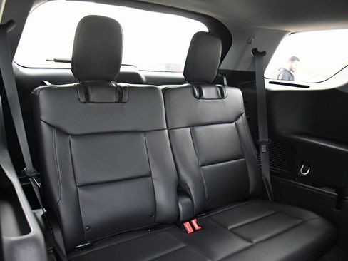 Used 2023 Ford Explorer XLT w/ Equipment Group 202A image 18