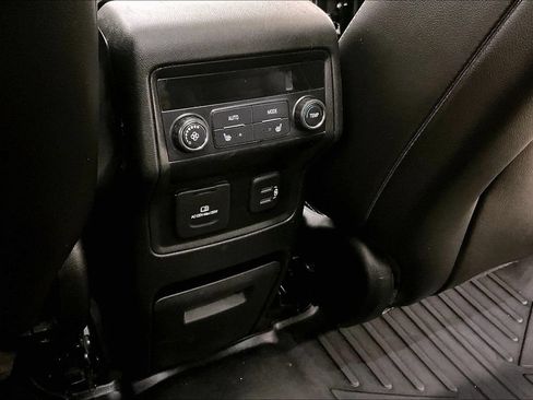 Used 2019 GMC Acadia Denali AWD/4WD image 10