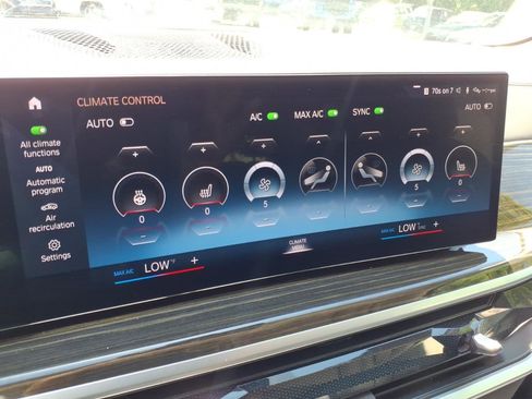 Used 2023 BMW X7 xDrive40i AWD/4WD image 24