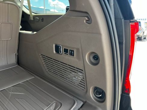Used 2023 GMC Yukon XL Denali w/ Denali Reserve Package RWD image 13