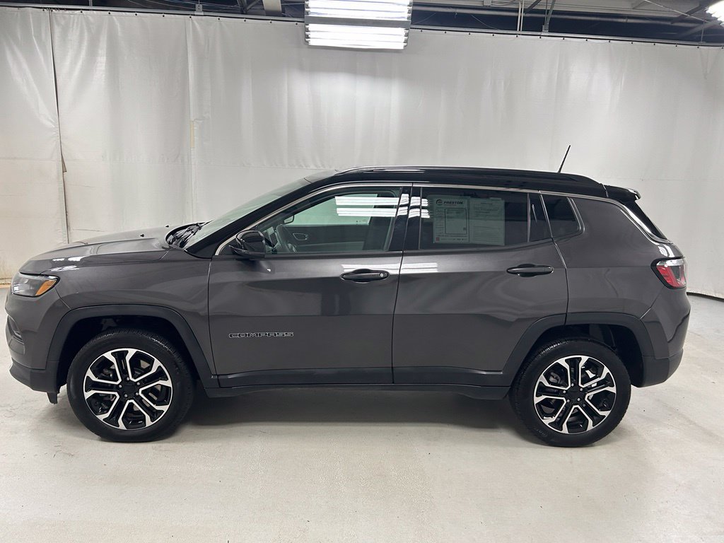 Used 2023 Jeep Compass Limited w/ Sun and Sound Group AWD/4WD image 8
