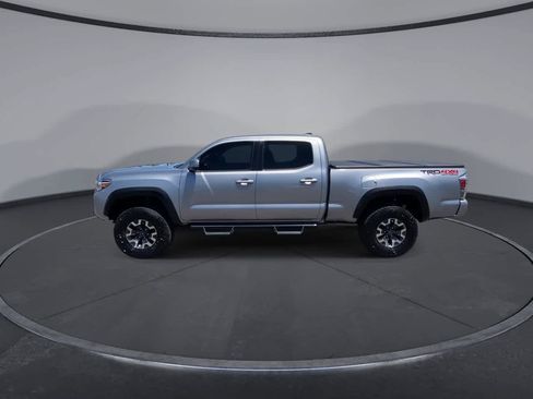 Used 2021 Toyota Tacoma TRD Off-Road w/ TRD Premium Off Road Package AWD/4WD image 5