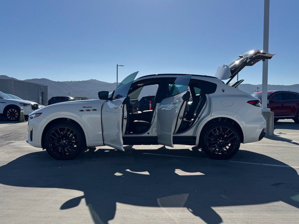 Used 2022 Maserati Levante Modena AWD/4WD image 25