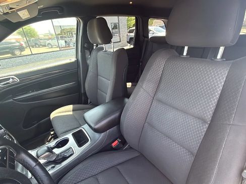 Used 2018 Jeep Grand Cherokee Laredo AWD/4WD image 16